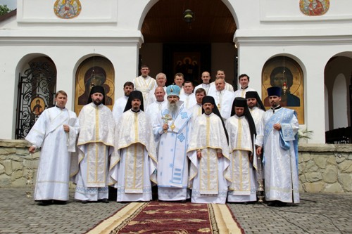 Вінницька молодь на прощі в Уневі Вінницька молодь на прощі в Уневі